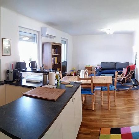 Family-Friendly Flat With Balcony Apartment Viena Exterior foto