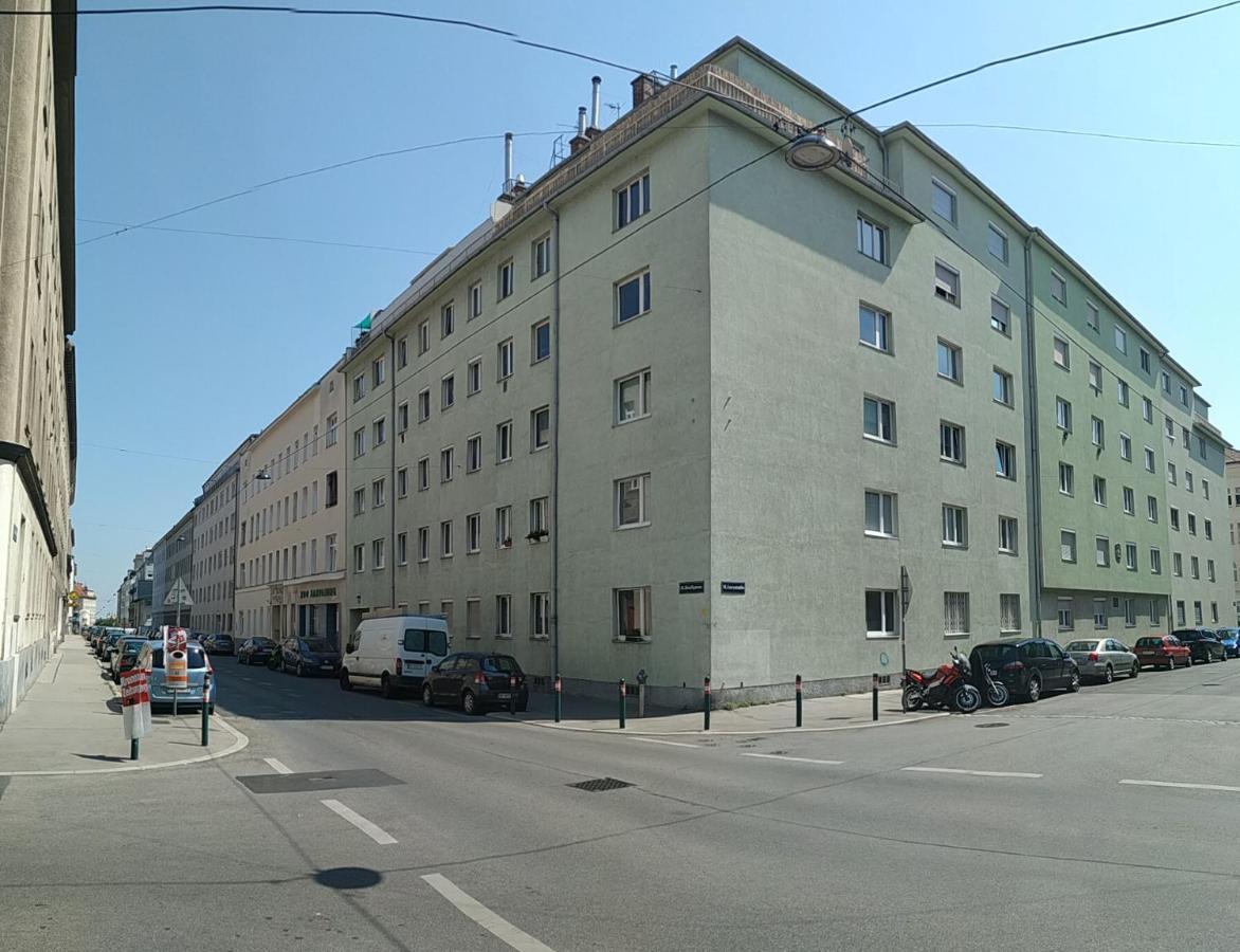 Family-Friendly Flat With Balcony Apartment Viena Exterior foto